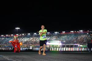 BIB: 4280
                            <button type="button" onclick="openModal(19599503)" class="btn btn-primary btn-sm float-right btn-popup" data-toggle="modal" data-target=".modal-high-quality">
                        <i class="fas fa-shopping-cart"></i> Add to Cart
                    </button>
                                            <button type="button" onclick="isThisMe(19599503, true)" class="btn btn-success btn-sm float-right btn-popup btn-isme hidden" data-toggle="tooltip" data-placement="bottom" title="นี่คือรูปของคุณใช่ไหม คลิกที่นี่เพื่อเอาเข้าอัลบั้ม">
                        <i class="fas fa-plus"></i> Add to album
                    </button>
                    <button type="button" onclick="isThisMe(19599503, false)" class="btn btn-warning btn-sm float-right btn-popup btn-isnotme hidden">
                        <i class="fas fa-ban"></i> Remove from album
                    </button>